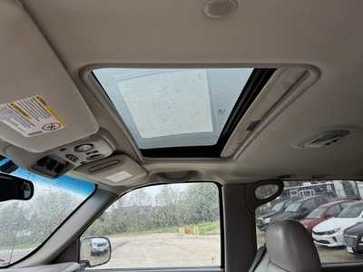 2002 Chevrolet Suburban, $7490. Photo 5