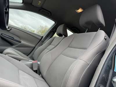 2011 Honda Insight, $10000. Photo 4
