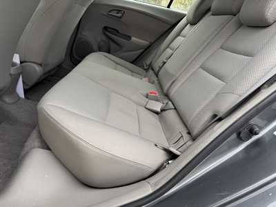 2011 Honda Insight, $10000. Photo 5