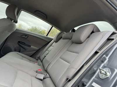 2011 Honda Insight, $10000. Photo 6