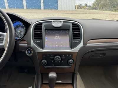 2013 Chrysler 300, $11584. Photo 2