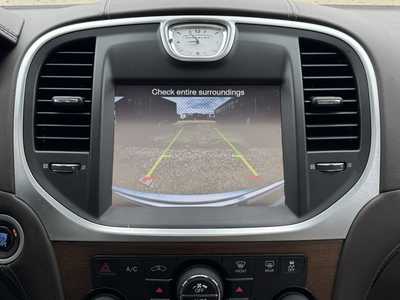 2013 Chrysler 300, $11584. Photo 4