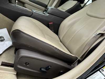 2013 Chrysler 300, $11584. Photo 5