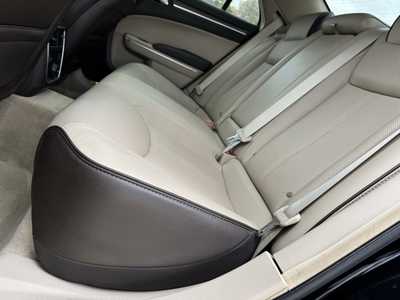 2013 Chrysler 300, $11584. Photo 8