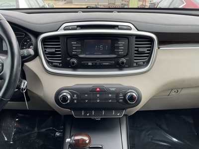 2016 Kia Sorento, $9990. Photo 2
