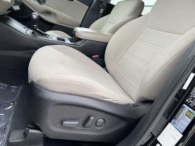 2016 Kia Sorento, $9990. Photo 5