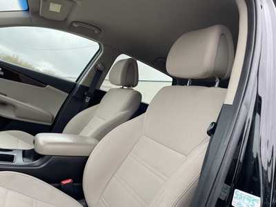 2016 Kia Sorento, $9990. Photo 6
