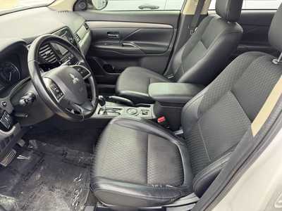 2015 Mitsubishi Outlander, $8699. Photo 4