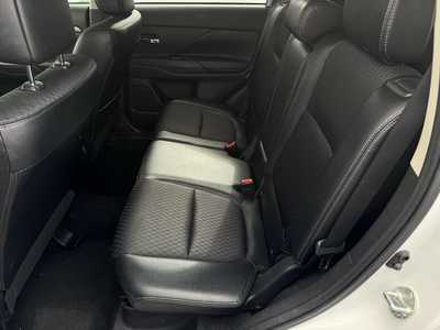 2015 Mitsubishi Outlander, $8699. Photo 5