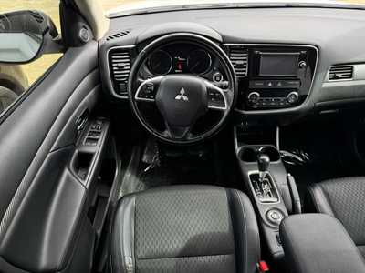 2015 Mitsubishi Outlander, $8699. Photo 7
