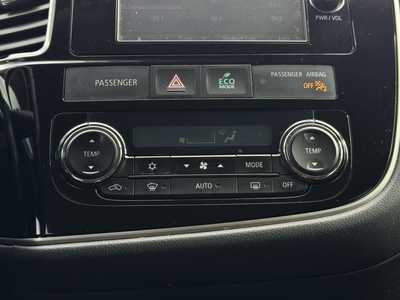 2015 Mitsubishi Outlander, $8699. Photo 9