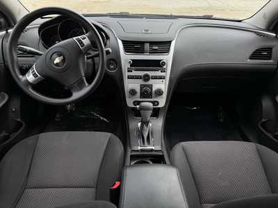 2009 Chevrolet Malibu, $6998. Photo 6