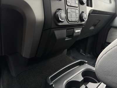 2014 Ford F150 Crew Cab, $13934. Photo 9