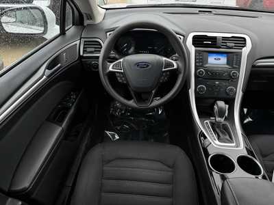 2014 Ford Fusion, $8490. Photo 5