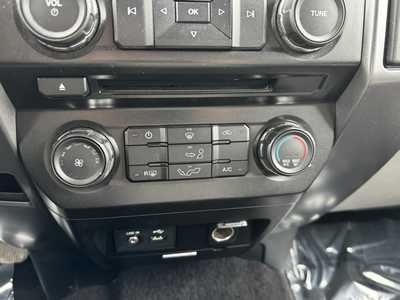 2015 Ford F150 Crew Cab, $20000. Photo 11