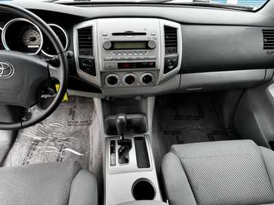 2006 Toyota Tacoma, $11365. Photo 2