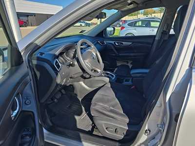 2016 Nissan Rogue, $10200. Photo 5