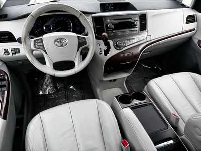 2013 Toyota Sienna, $7990. Photo 10
