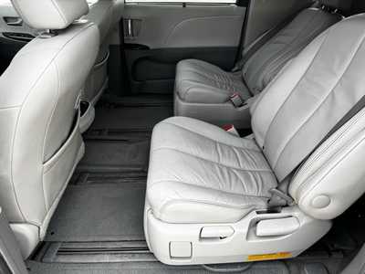 2013 Toyota Sienna, $7990. Photo 7
