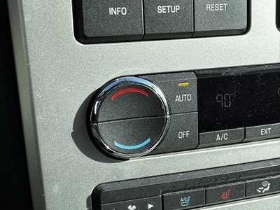 2010 Lincoln MKX, $9990. Photo 11