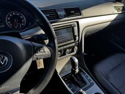 2014 Volkswagen Passat, $7590. Photo 11