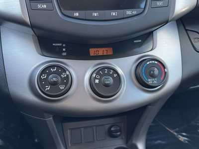 2007 Toyota RAV4, $9490. Photo 9