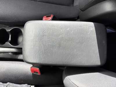 2005 Pontiac Vibe, $3991. Photo 11