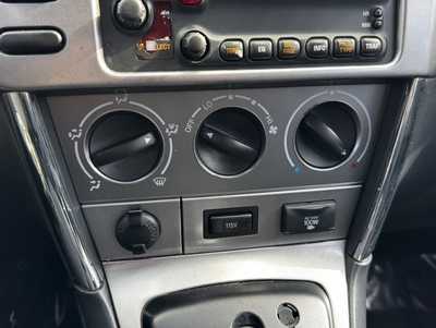 2005 Pontiac Vibe, $3991. Photo 8