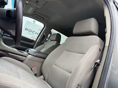 2017 Chevrolet Tahoe, $15490. Photo 8
