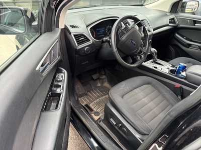 2017 Ford Edge, $10999. Photo 5