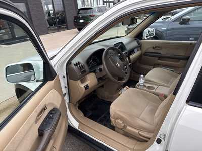 2006 Honda CR-V, $5000. Photo 5