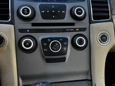 2018 Ford Taurus, $12490. Photo 9