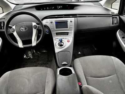 2013 Toyota Prius, $6390. Photo 7