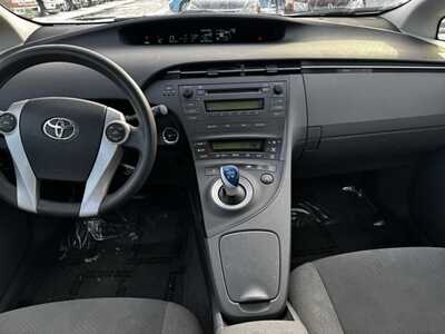 2011 Toyota Prius, $8000. Photo 2