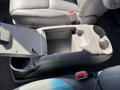 2005 Toyota Sienna, $4990. Photo 11