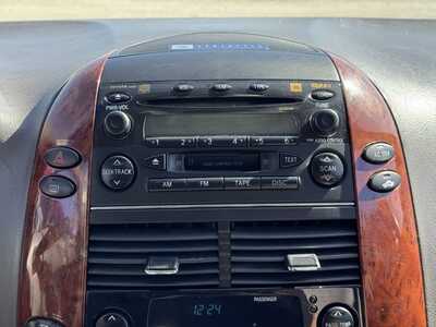 2005 Toyota Sienna, $4990. Photo 3