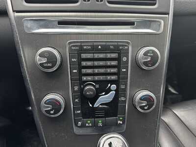 2016 Volvo XC60, $11999. Photo 12