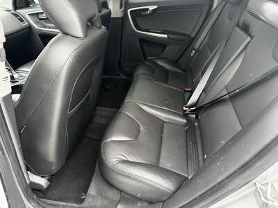 2016 Volvo XC60, $11999. Photo 8