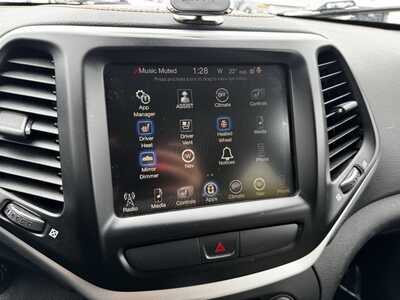 2015 Jeep Cherokee, $7990. Photo 3