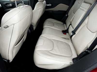 2015 Jeep Cherokee, $7990. Photo 6