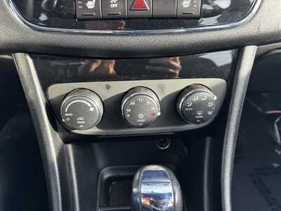 2011 Chrysler 200, $5000. Photo 8