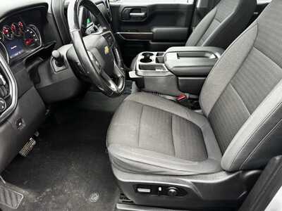 2019 Chevrolet 1500 Crew Cab, $17967. Photo 5