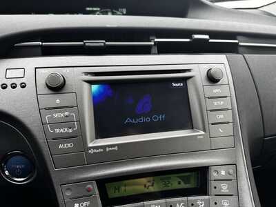 2014 Toyota Prius, $13991. Photo 3