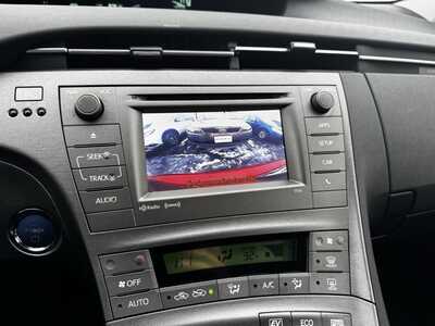2014 Toyota Prius, $13991. Photo 4
