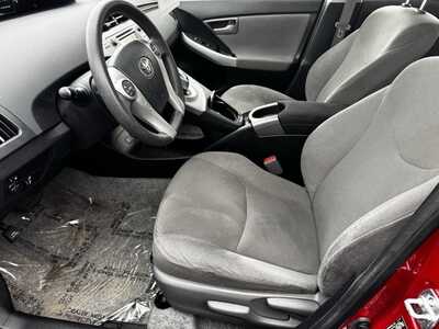 2014 Toyota Prius, $13991. Photo 5