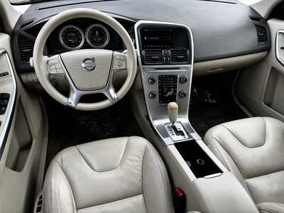 2011 Volvo XC60, $4990. Photo 9