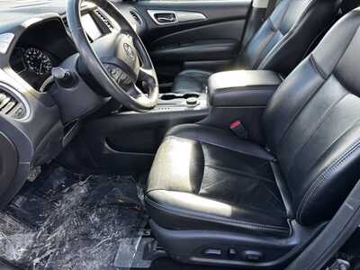 2018 Nissan Pathfinder, $8990. Photo 4