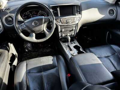 2018 Nissan Pathfinder, $8990. Photo 8