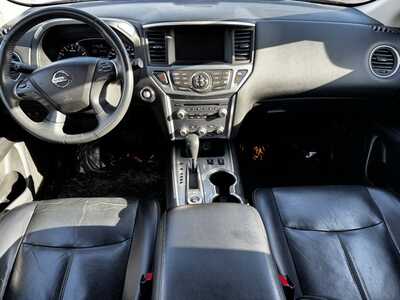 2018 Nissan Pathfinder, $8990. Photo 9