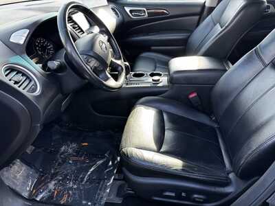 2014 Nissan Pathfinder, $5290. Photo 5